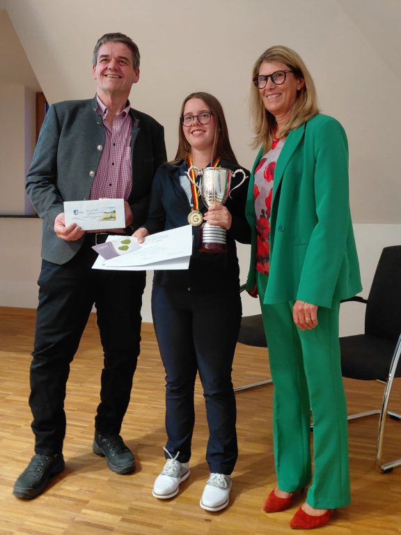 Deutsche Golfmeisterin AK 14 Julia Anneser